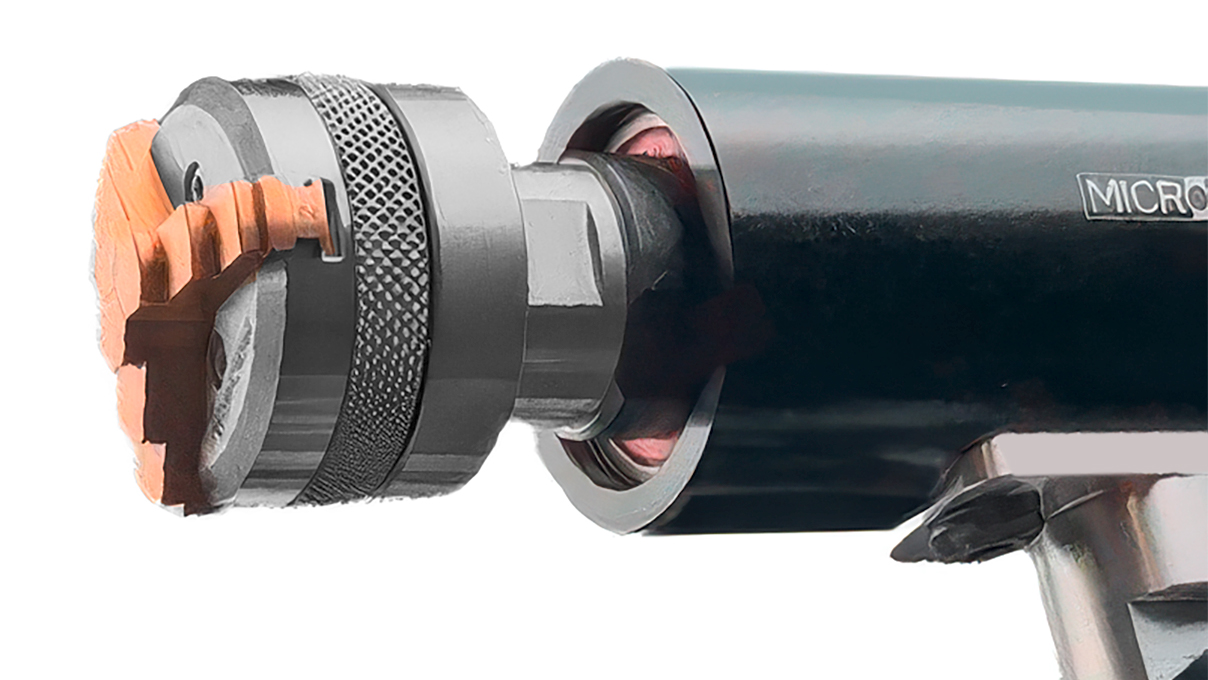 Micromecalp Lapino  Chariot de lapidage avec réglage micrométrique et trois mandrins à pinces
standards (Ø 40 mm, réglables individuellement), filetage M14x100 pour fixer les mandrins