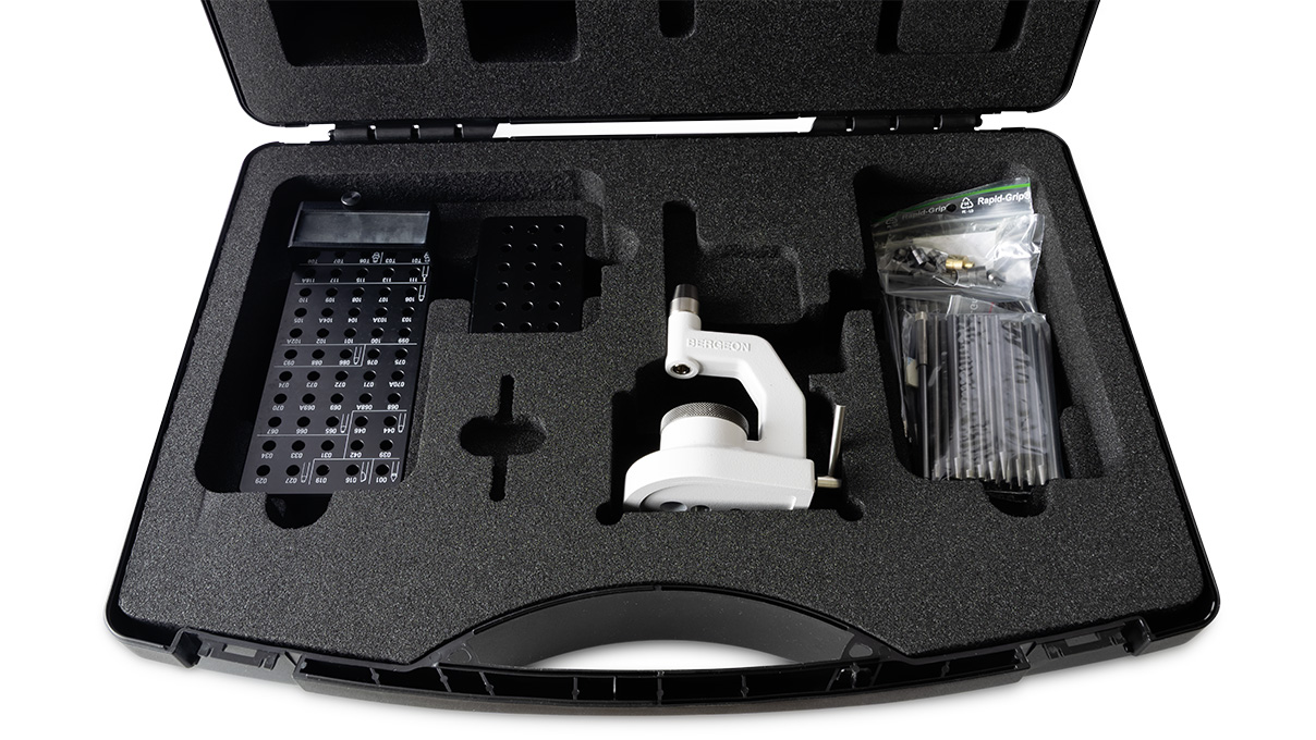 Bergeon 15285-B potence à river avec 50 rivoirs, en mallette