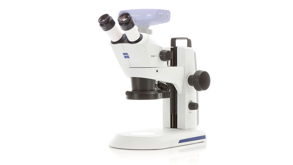 Stéréomicroscope Stemi 305 trino, grossissement 8x à 40x, sortie caméra C-mount, statif compact K
MAT, éclairage proche-vertical intégré et éclairage annulaire segmentable K LED