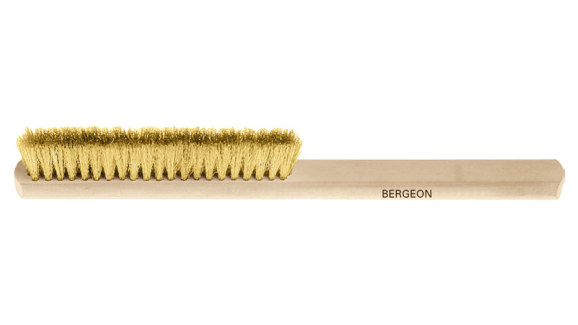 Bergeon 1131-10 Brosse à main, manche en bois, poils en laiton Ø 0,1 mm, 220 mm