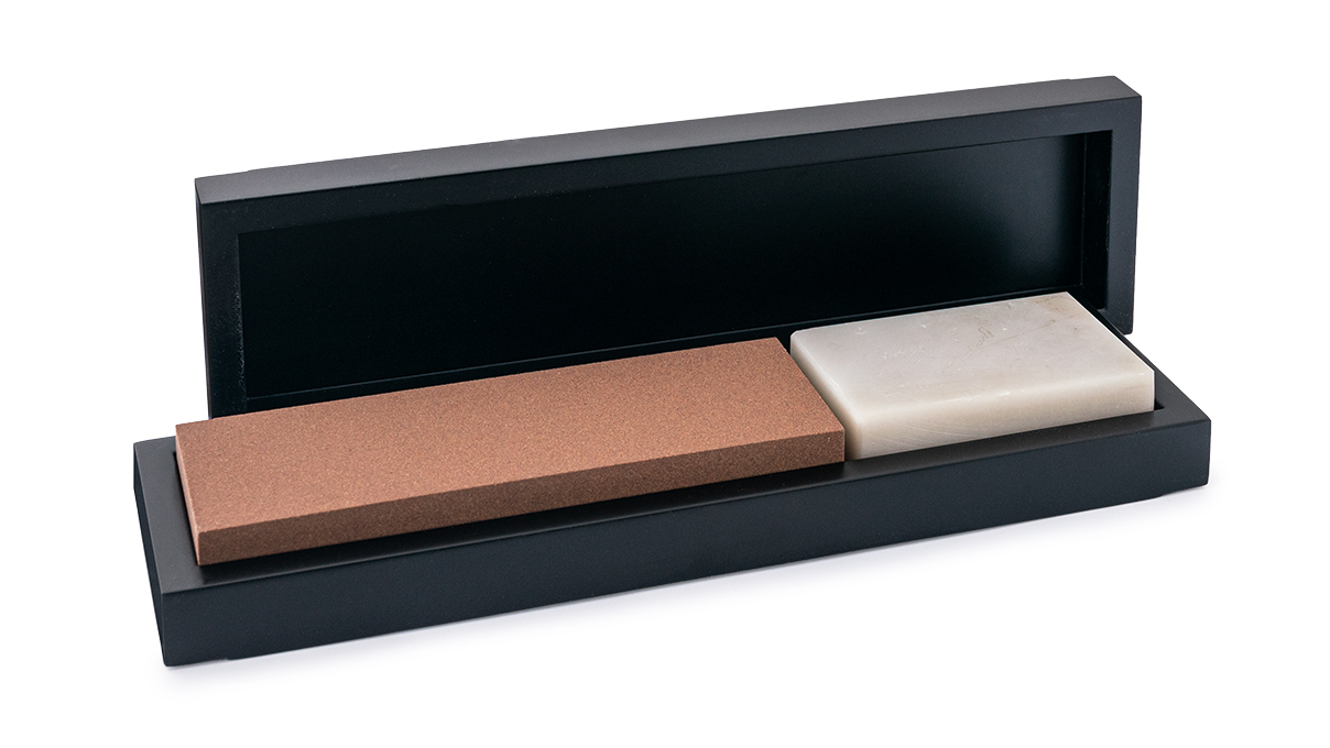 Bergeon 4125 Kit de pierres à aiguiser Arkansas et India, Arkansas 80 x 50 x 25 mm, India 150 x 50 x 25
mm