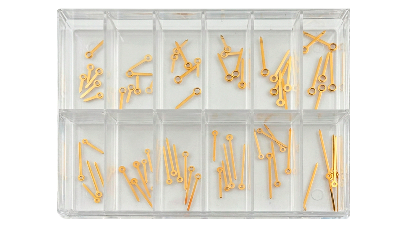 Assortiment d'aiguilles filiformes, Ø trous aiguille des minutes : 45, 55, 65, 70, 80, 90, Ø trous aiguille des
heures : 90, 100, 110, 120, 130, 150, longueur 4,5 - 13,5 mm, doré jaune, 96 pièces