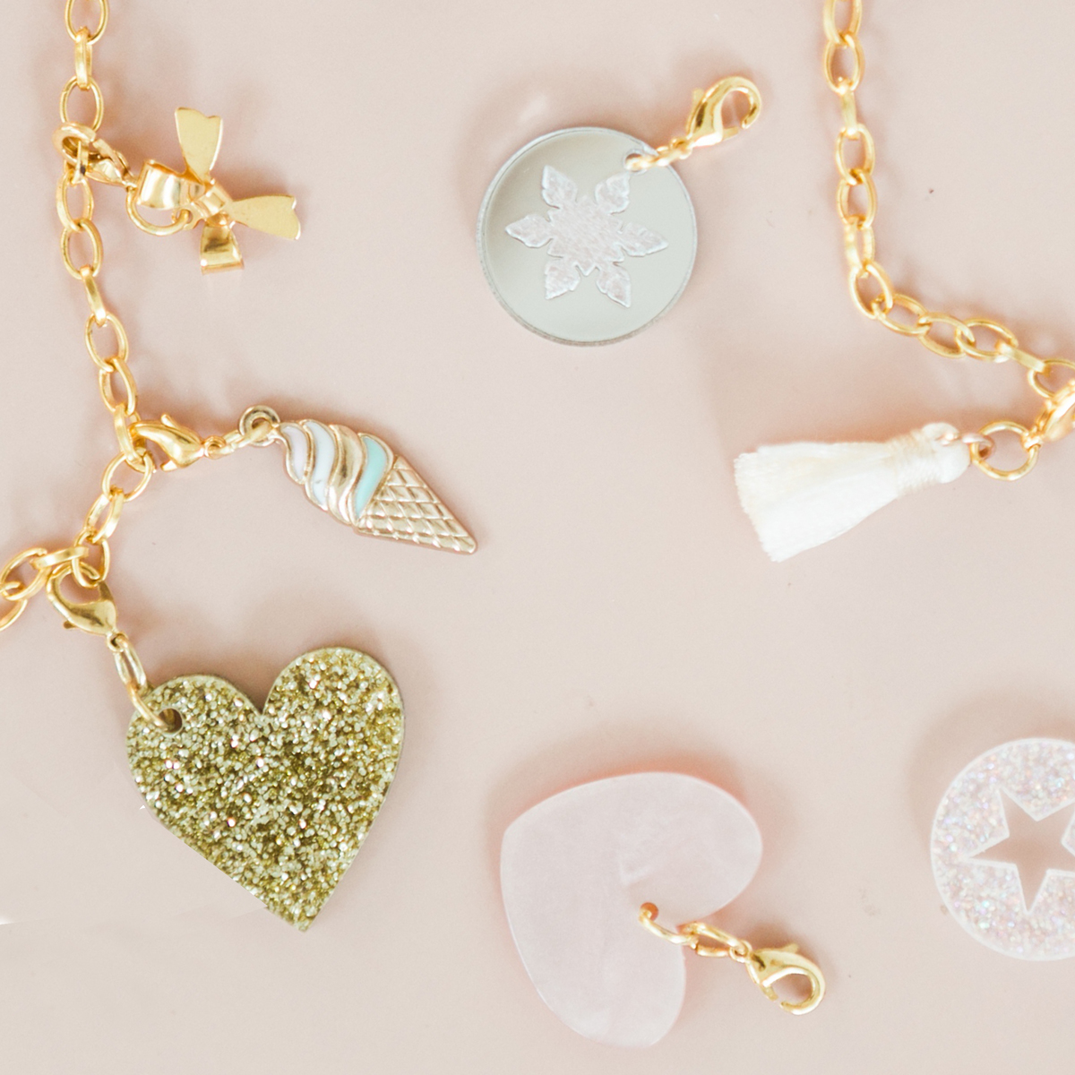 Mousquetons pour des charms