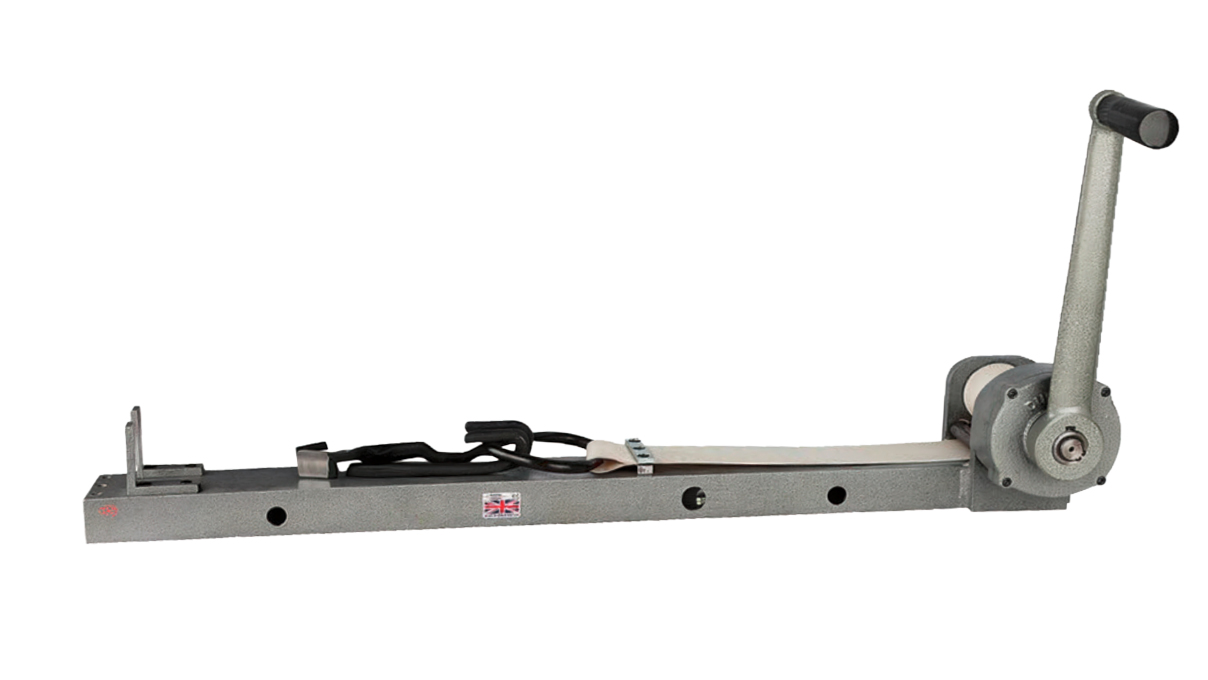 Banc d'étirage avec manivelle et dispositif de rappel pour fixation murale ou montage sur table,
longueur d'étirage 760 mm, longueur de bande 1000 mm, largeur de bande 50 mm