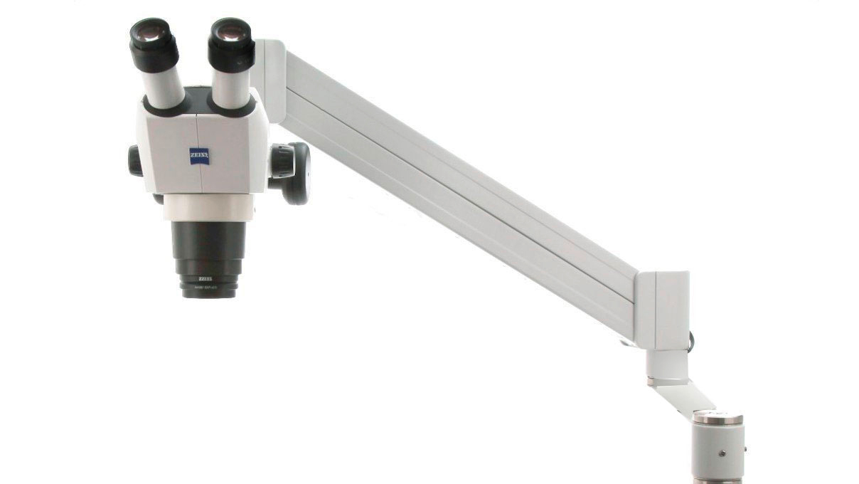 Stéréomicroscope Stemi 305, avec optique 0,5x FWD 185 mm et statif U (bras articulé à ressort) avec tête
inclinable et plaque à visser et Controller K LED