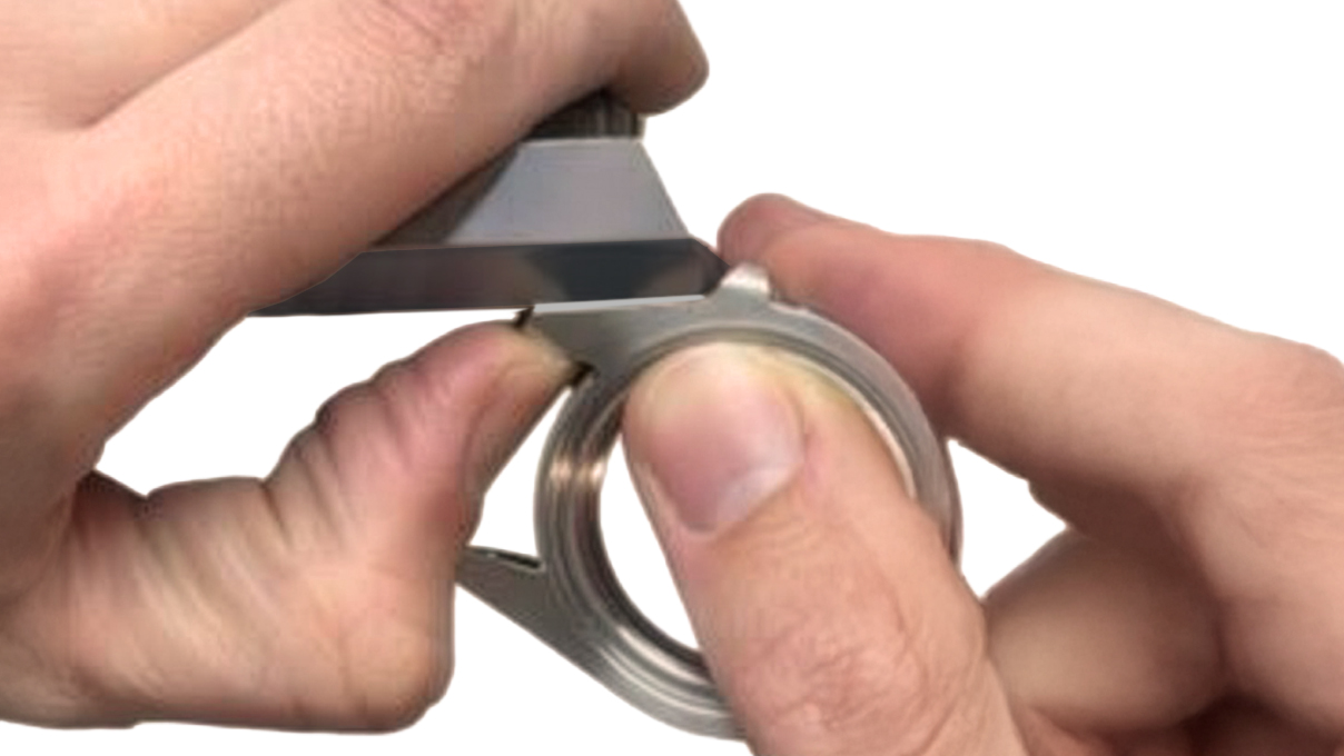 Micromecalp plaque arrière 3D à queue d’aronde pour boîtiers de montres de plongée avec protège-
couronne (Crownguard)