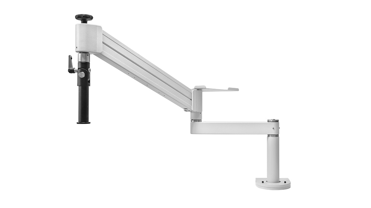 Zeiss Stativ U, pied à bras articulé à ressort comprenant traverse et tête inclinable pour le montage d’un
support de microscope, avec fixation de table par serrage ou vissage