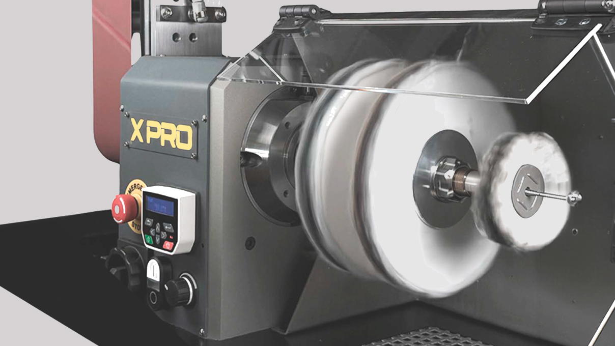 Capot de protection de polissage pour machines Micromecalp XPRO, équipement maximal avec des
roues de polissage Ø 250 mm, acier inoxydable