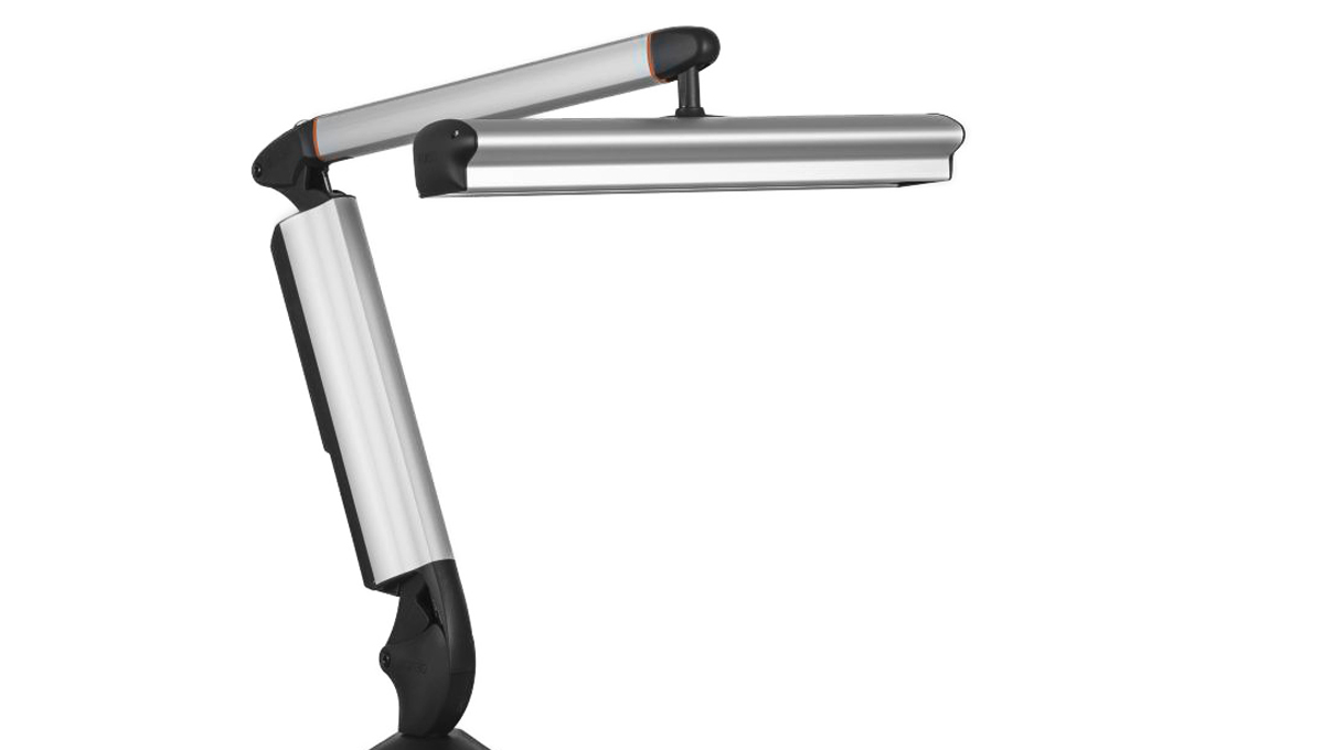Veritas VL-30.BT Lampe de poste de travail pour orfèvres et gemmologues, combinaison lumineuse idéale
grâce à trois températures de couleur combinables indépendamment (6.000, 4.000, 3.000 K), compris base
de fixation OX210