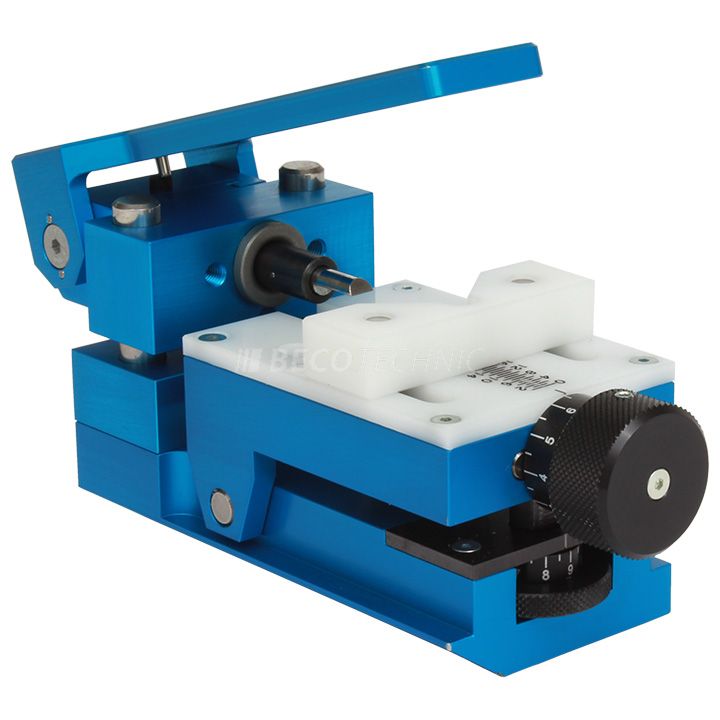 Roxer Ouvre-boîte OBMP III pour des boîtiers Ø 12 - 50 mm, 2 commandes d'actionnement, lame plate