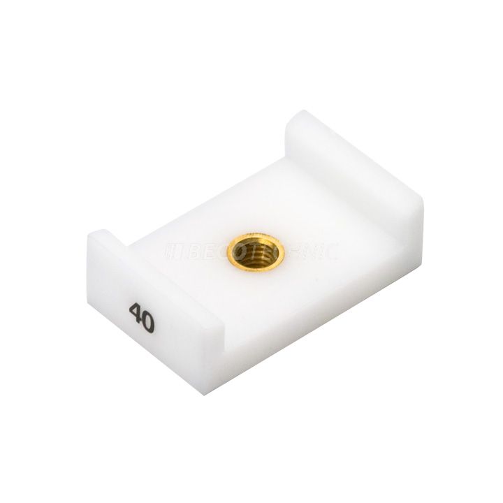 Tasseaux Delrin carrés, Gr. 40