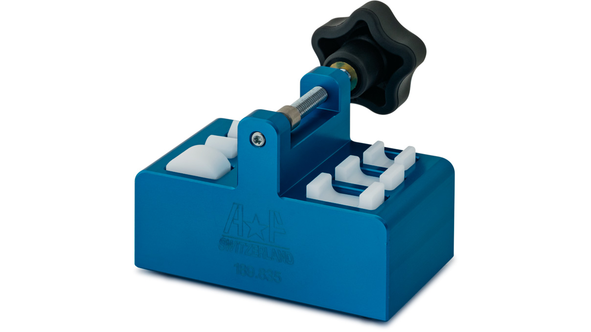 Outils pour des fermoirs