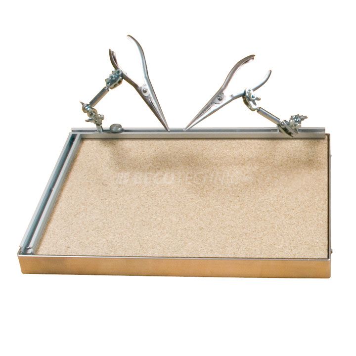 Table de soudage 250 x 330 mm avec 2 griffes d'arrêt