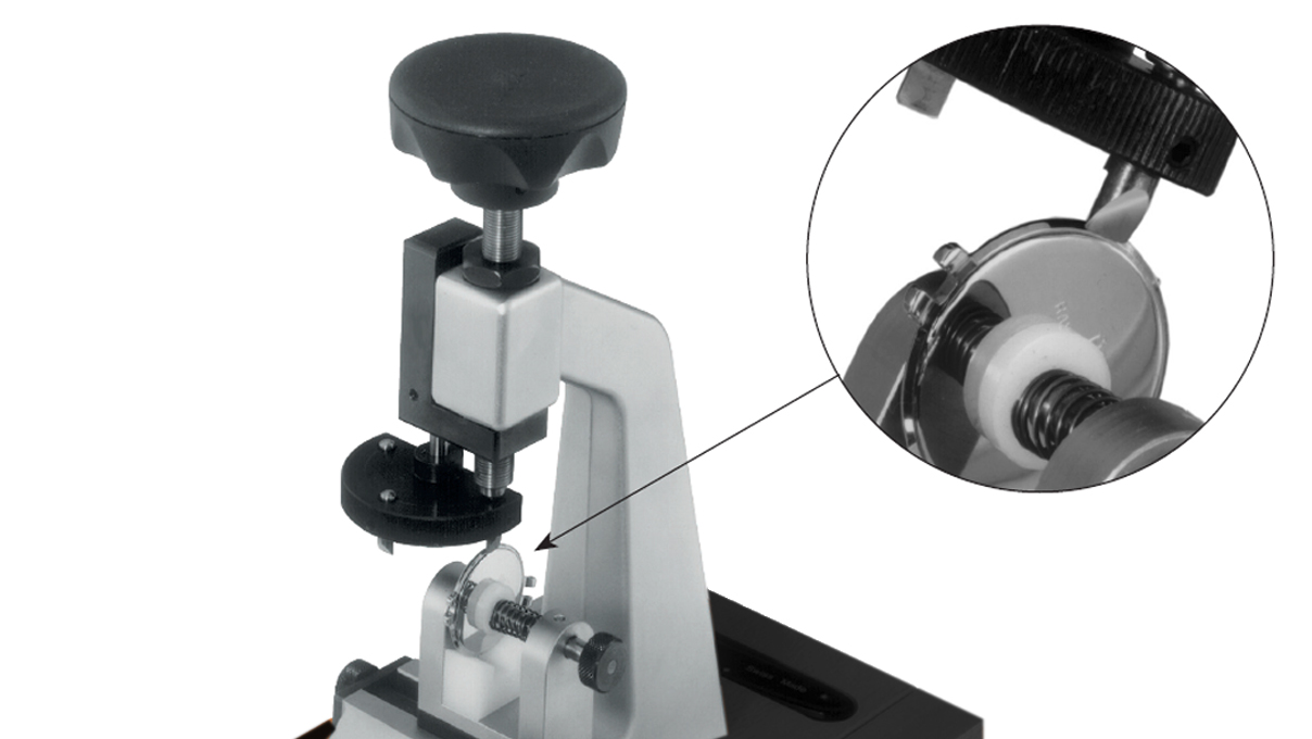 Bergeon 5700-BP potence pour ouvrir les fonds de boîtes à pression