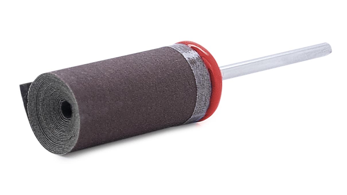 Rouleau abrasif en papier sur support, grain 240
